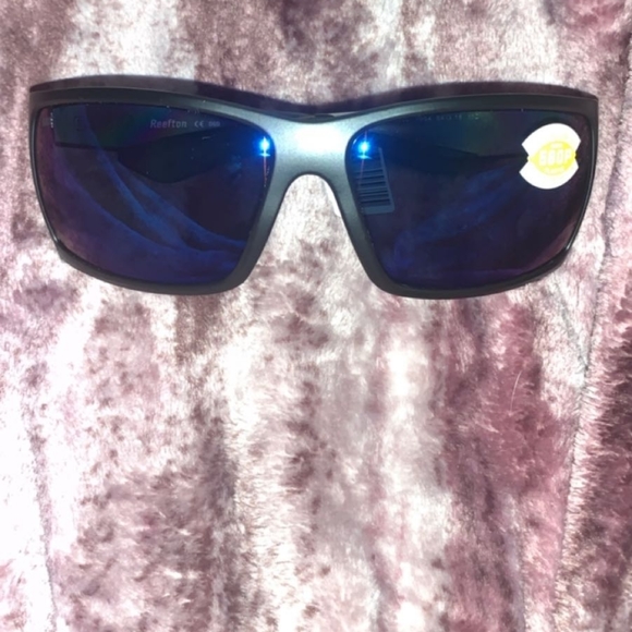 Sunglasses - Picture 2 of 4